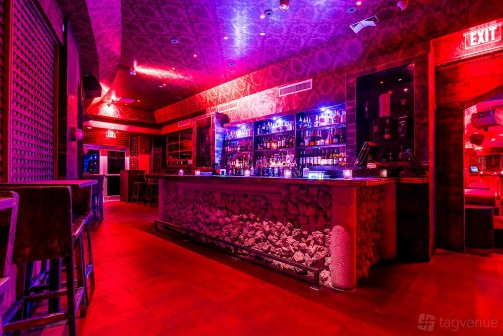 Candela Bar